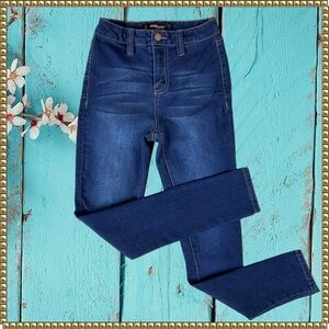 Dollhouse Dark Wash High Rise Skinny Jeans Juniors 3/4